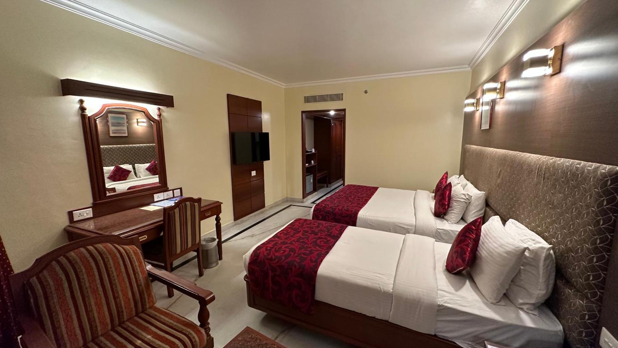 Hotel Annamalai International Пондичерри Экстерьер фото