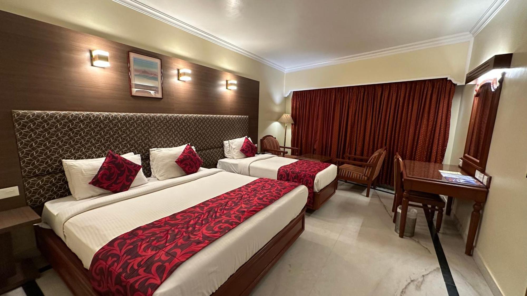 Hotel Annamalai International Пондичерри Экстерьер фото
